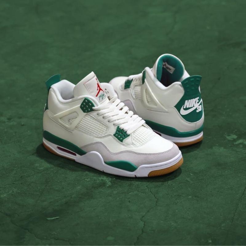 JORDAN 4